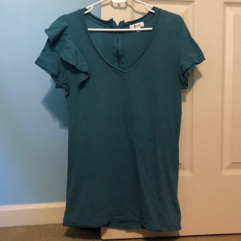 🎉B2GO free🎉 Teal Top w/ ruffled Sleeve and Zipper back